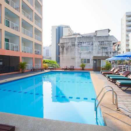 Eastiny Plaza Hotel Pattaya Exterior photo