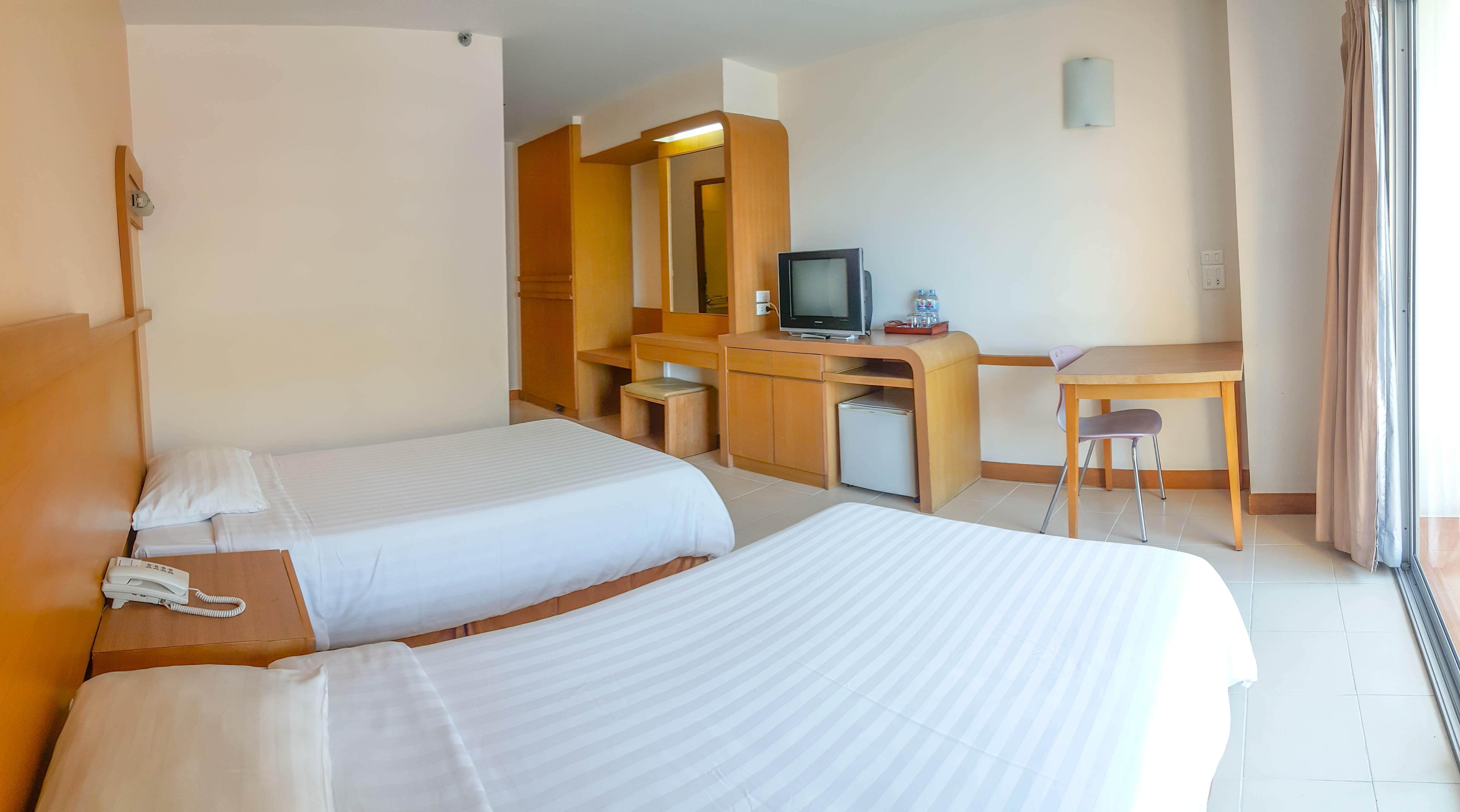 Eastiny Plaza Hotel Pattaya Exterior photo