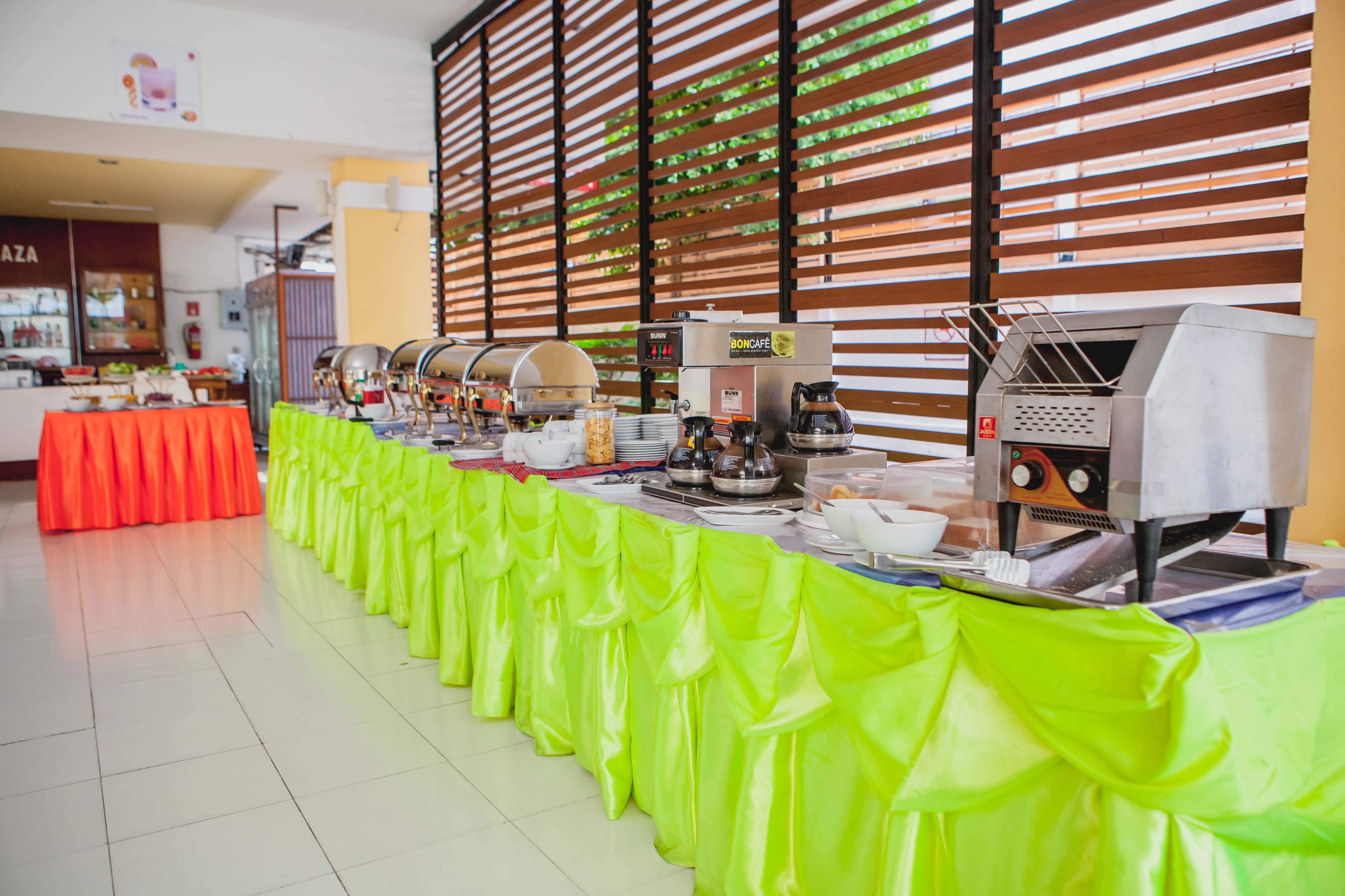 Eastiny Plaza Hotel Pattaya Exterior photo