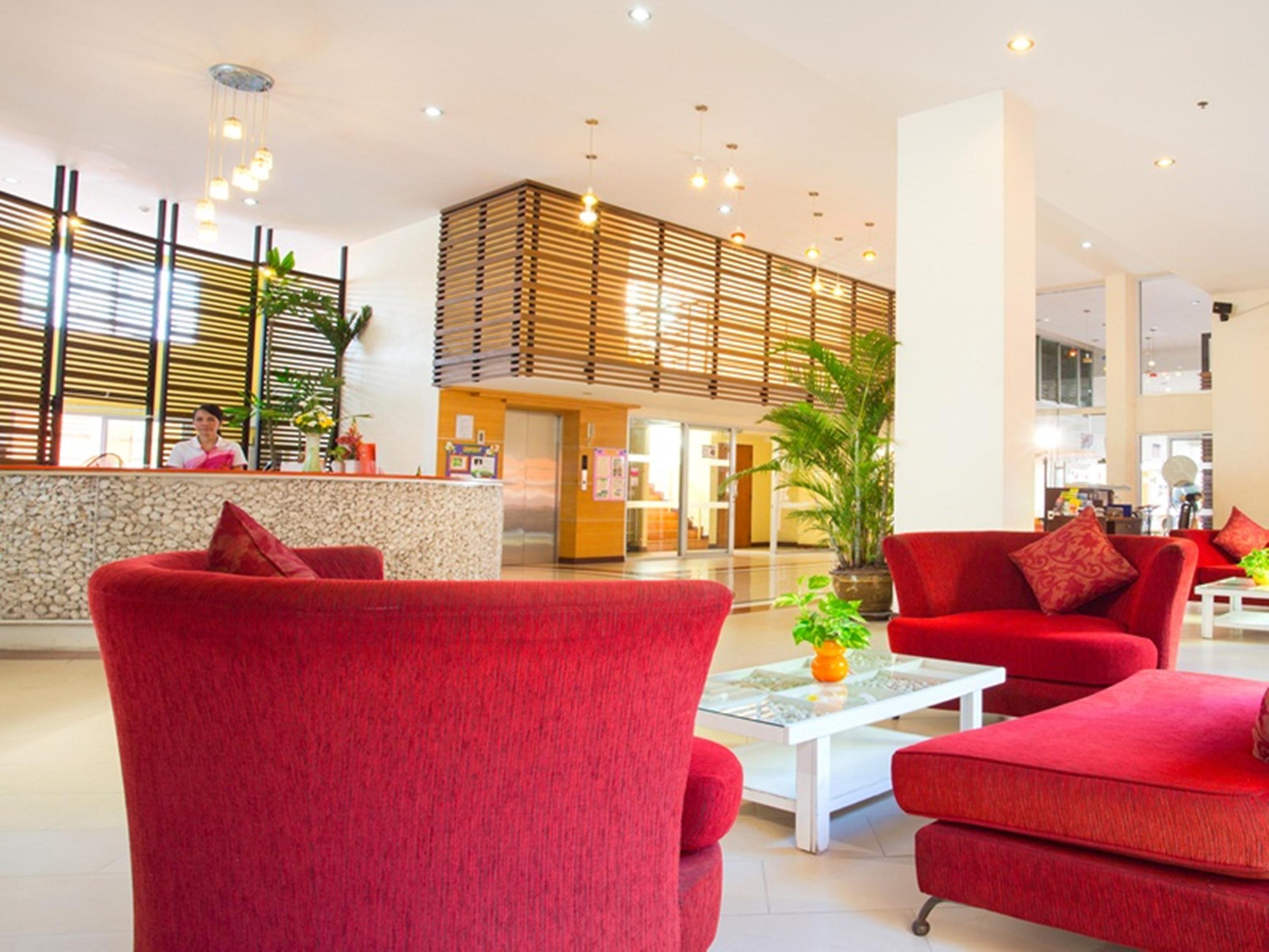 Eastiny Plaza Hotel Pattaya Exterior photo