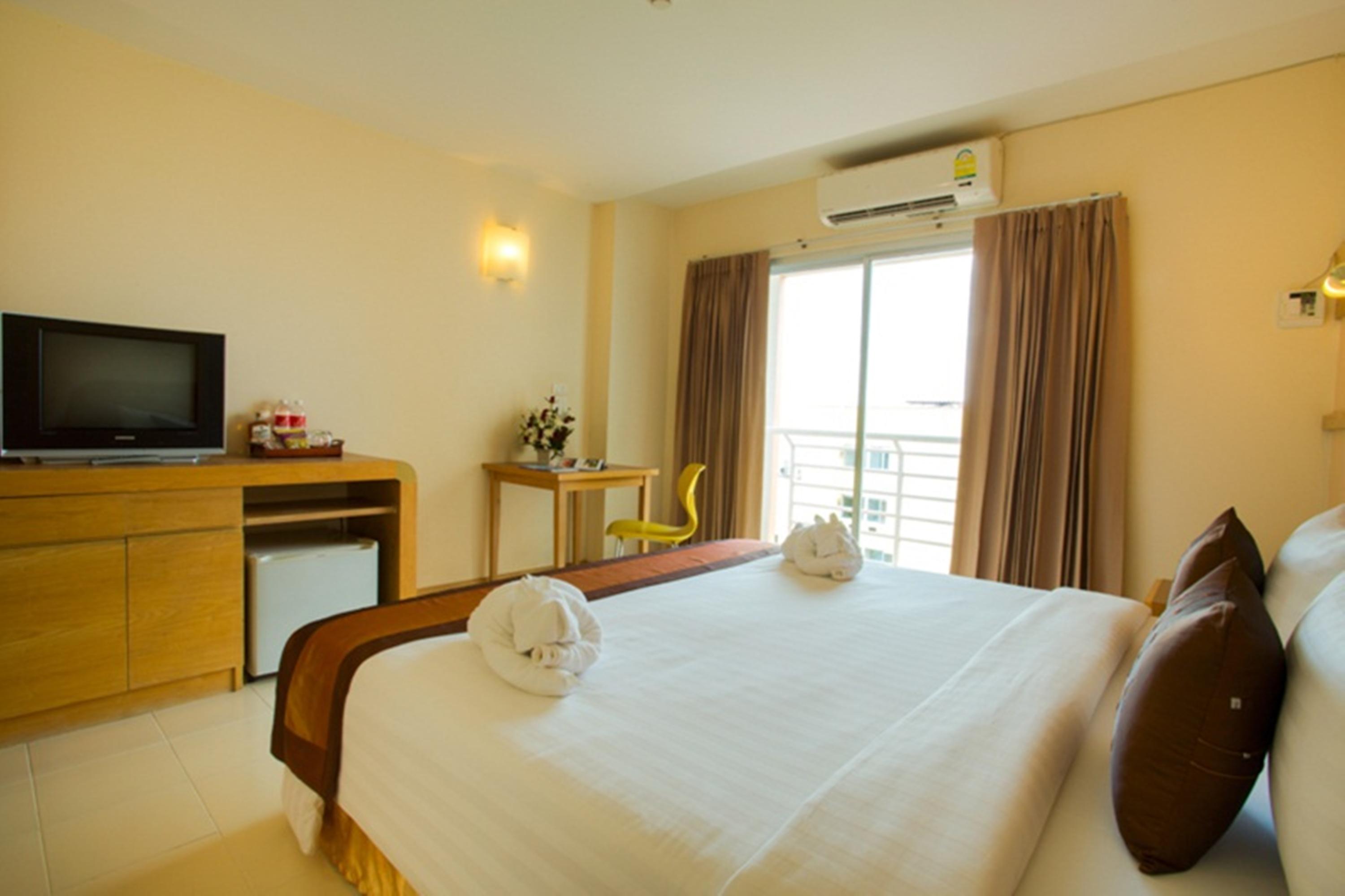Eastiny Plaza Hotel Pattaya Exterior photo