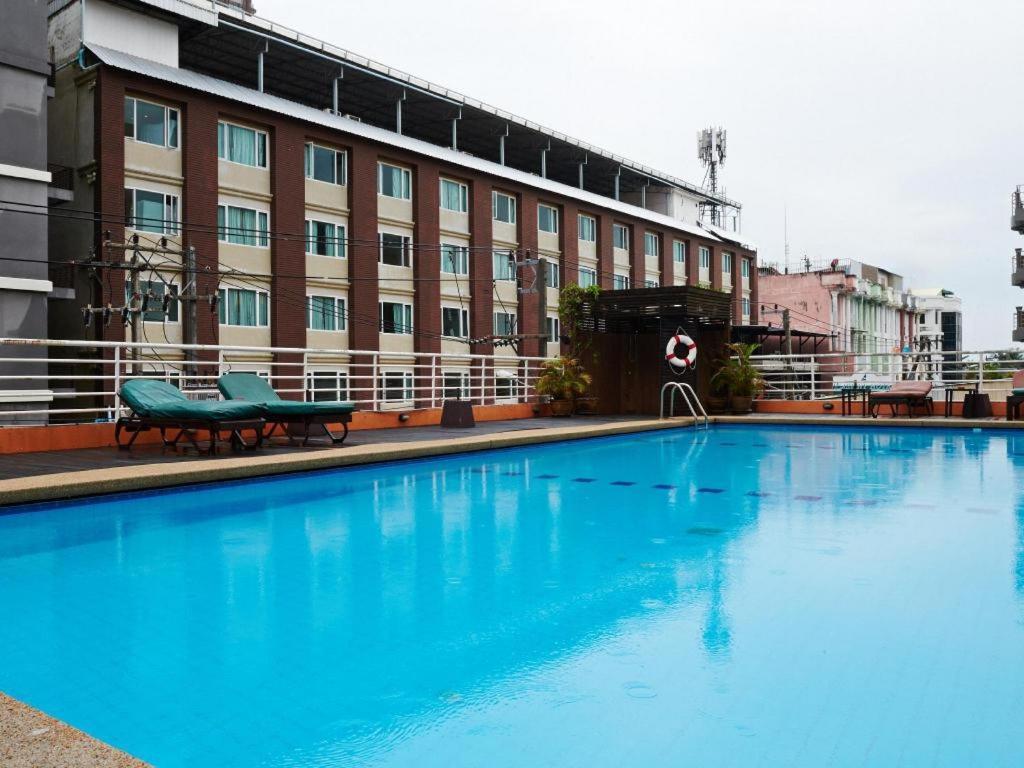 Eastiny Plaza Hotel Pattaya Exterior photo