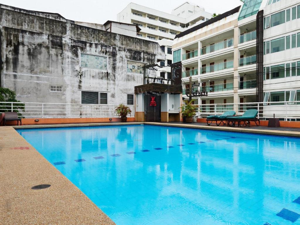 Eastiny Plaza Hotel Pattaya Exterior photo