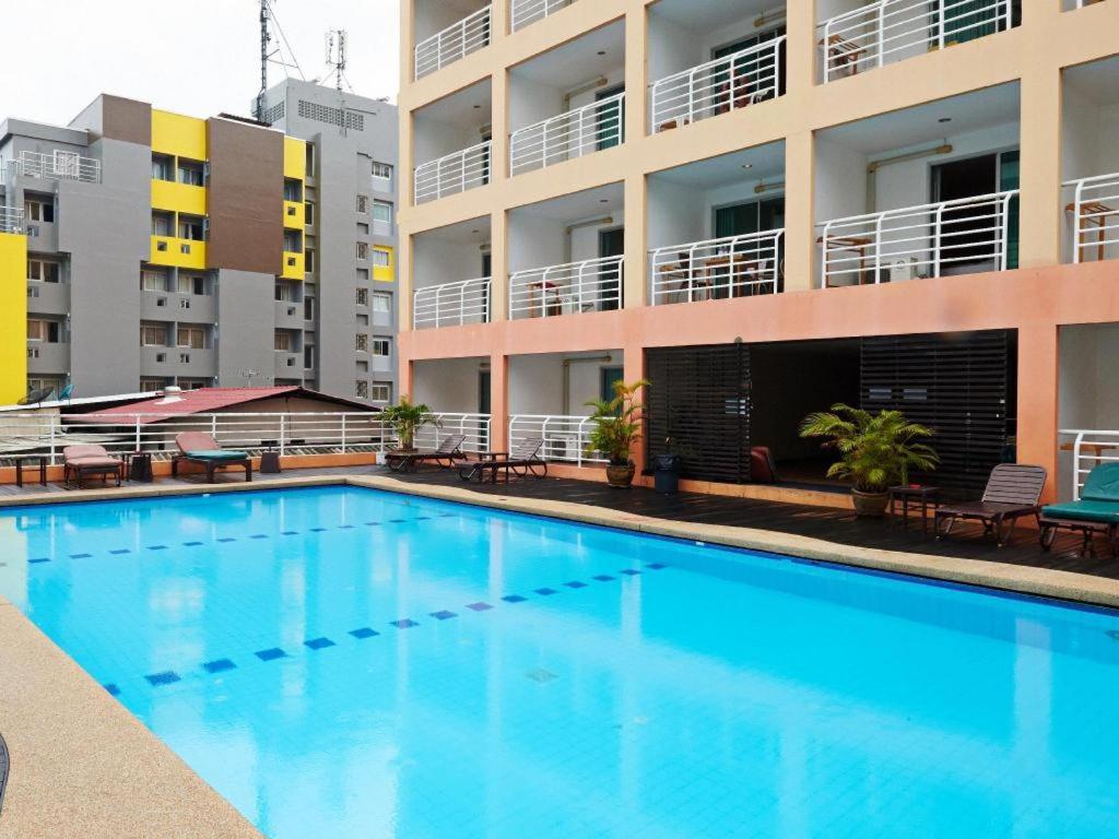 Eastiny Plaza Hotel Pattaya Exterior photo
