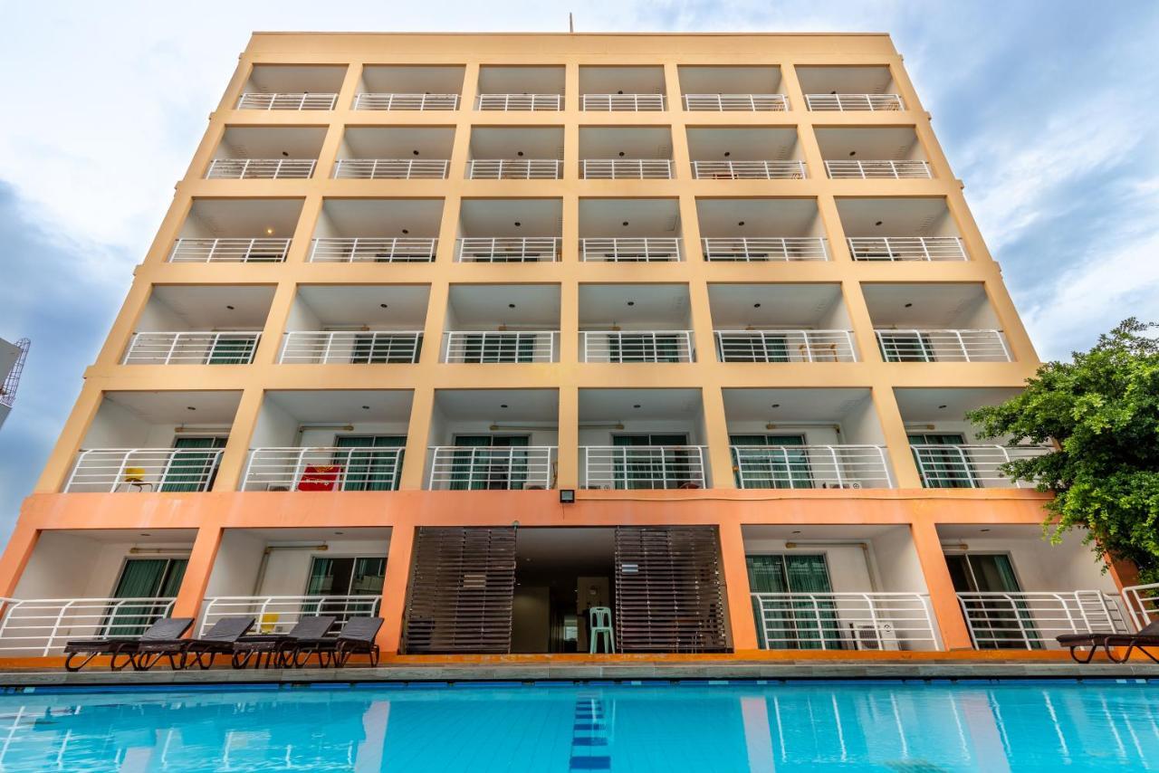 Eastiny Plaza Hotel Pattaya Exterior photo