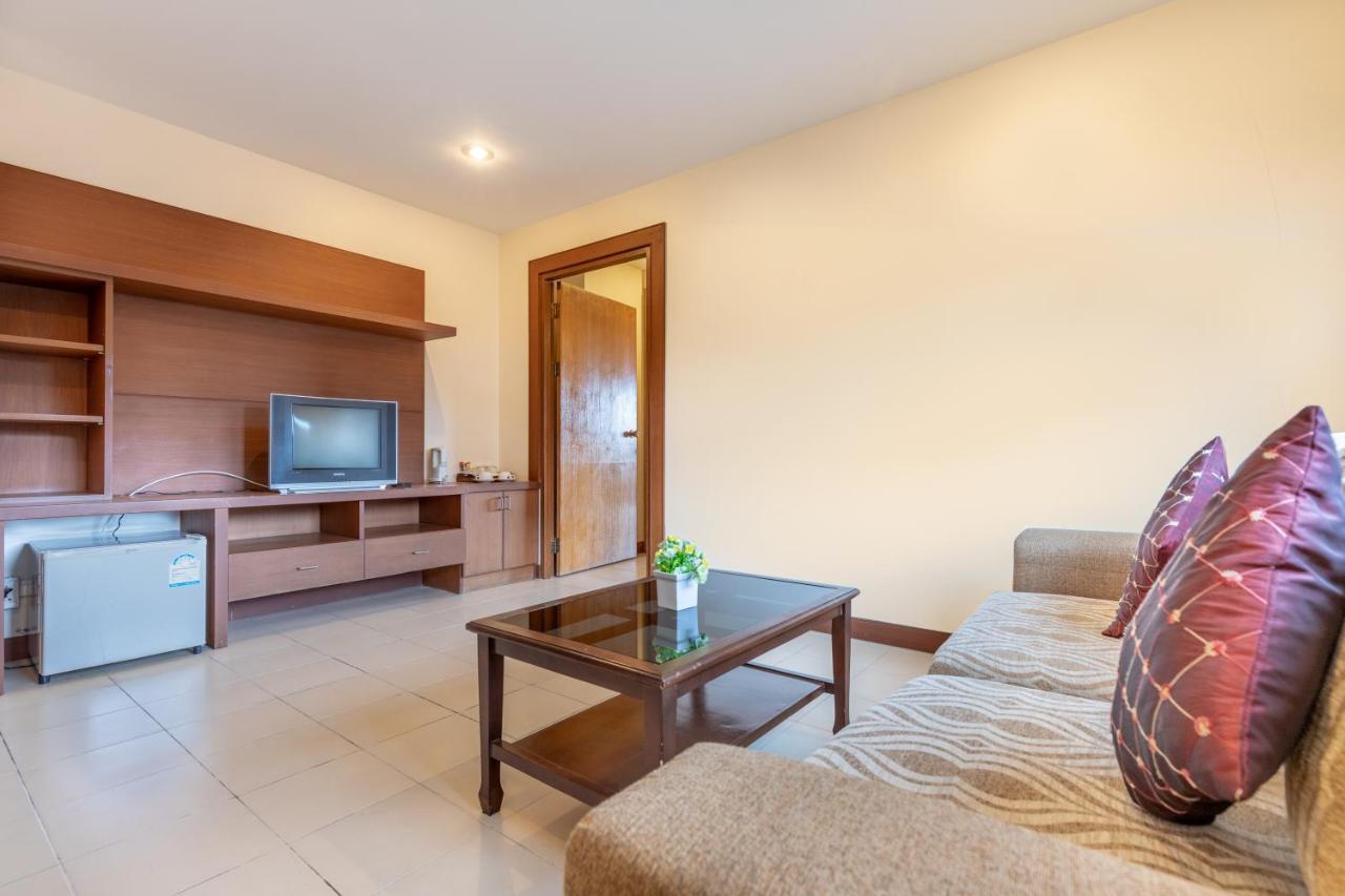 Eastiny Plaza Hotel Pattaya Exterior photo