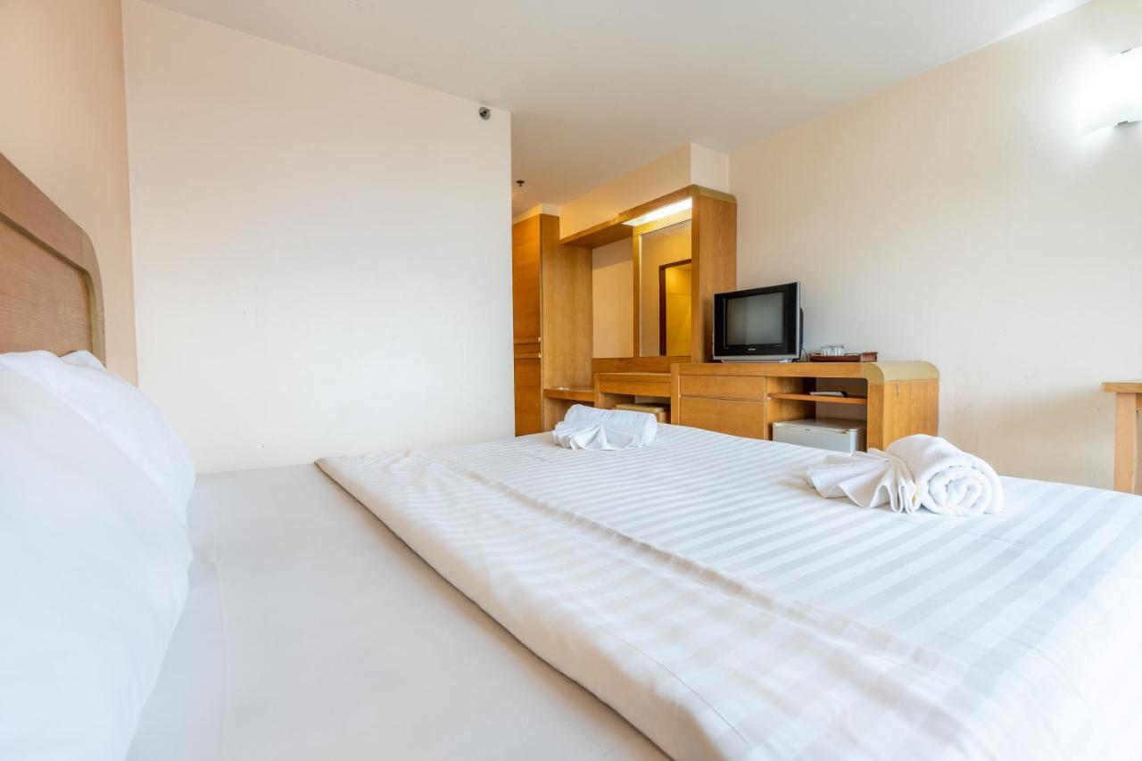 Eastiny Plaza Hotel Pattaya Exterior photo