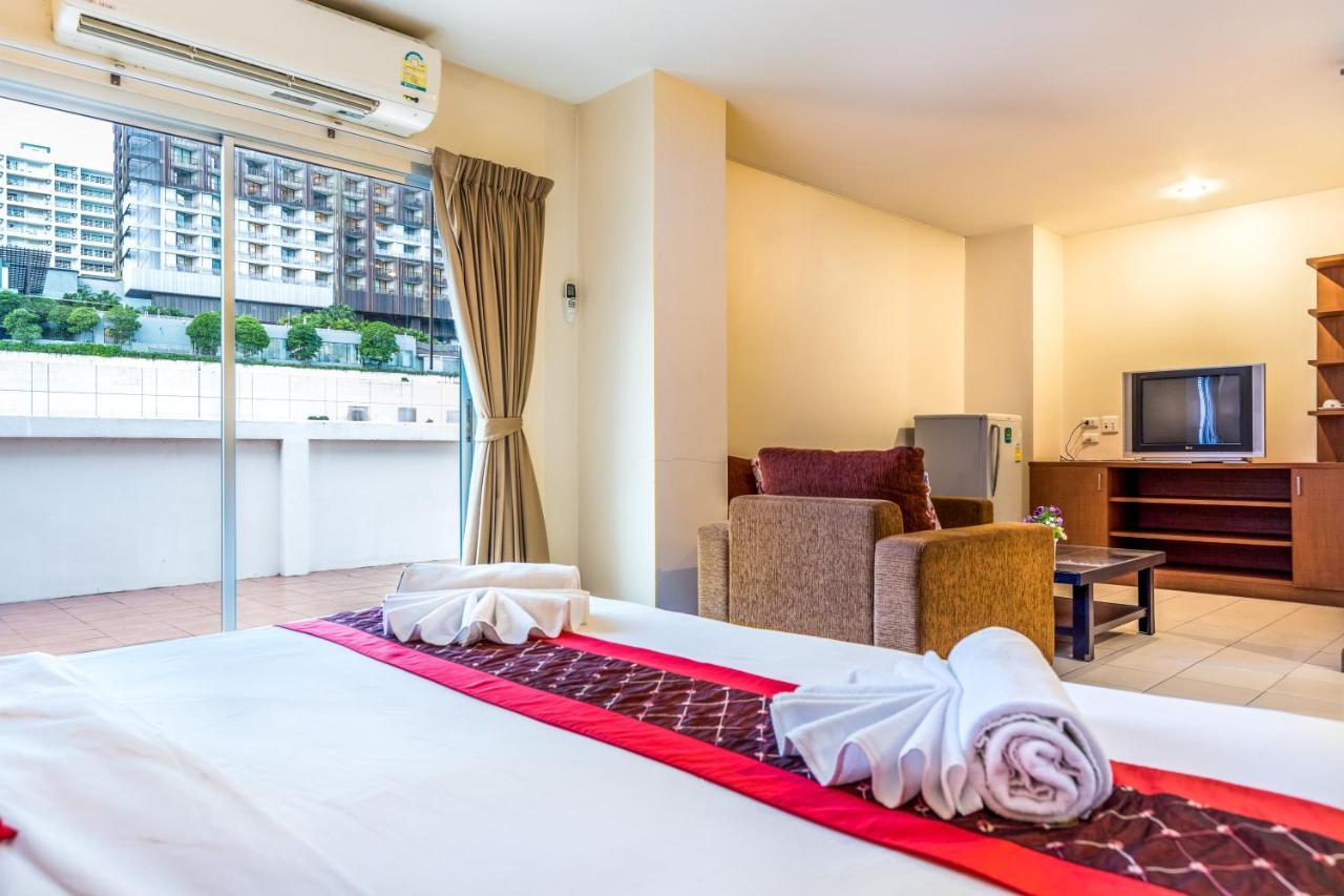 Eastiny Plaza Hotel Pattaya Exterior photo